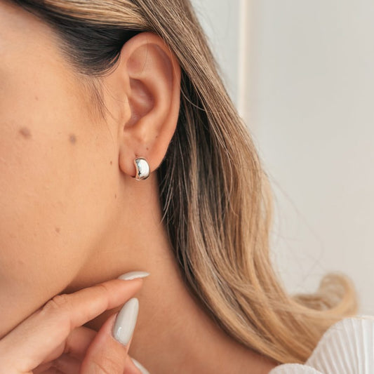 Orecchini in argento Bold Mini Hoops - Indira