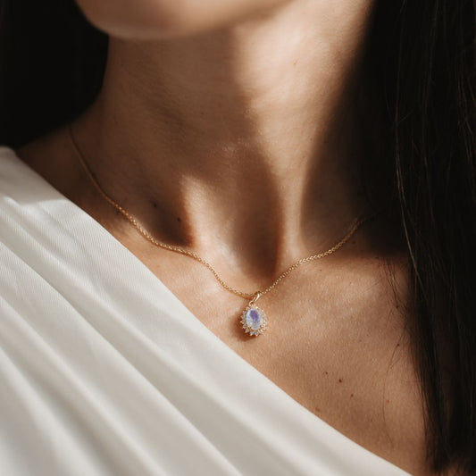 Collana in argento Golden Virtue - Pietra di Luna - Indira