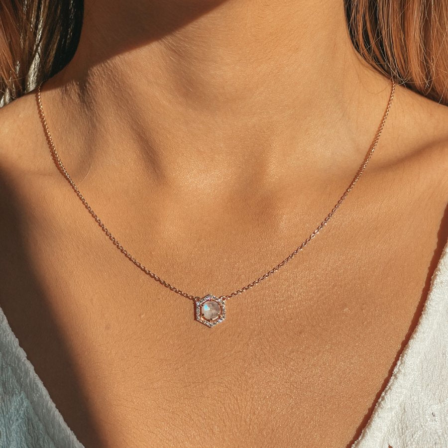 Collana in argento Lucy - Pietra di Luna - Indira