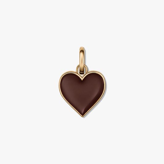 Ciondolo a cuore dorato in argento - Marrone: un charm a forma di cuore con centro marrone lucido e bordo in metallo lucidato su sfondo bianco.