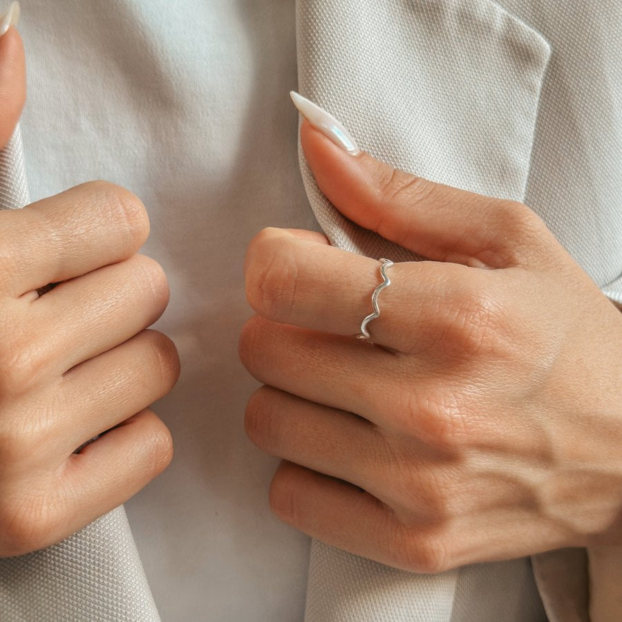 Anello in argento Curl - Indira