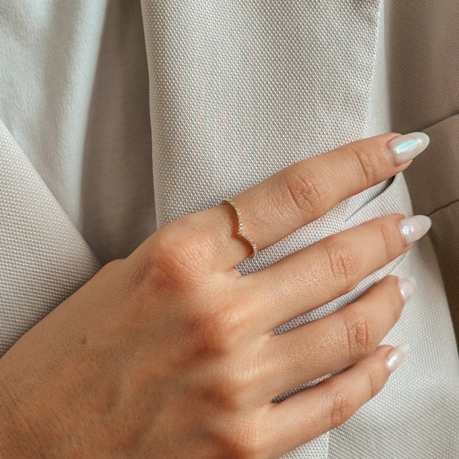 Anello in argento Golden Simple V - Zirconia - Indira