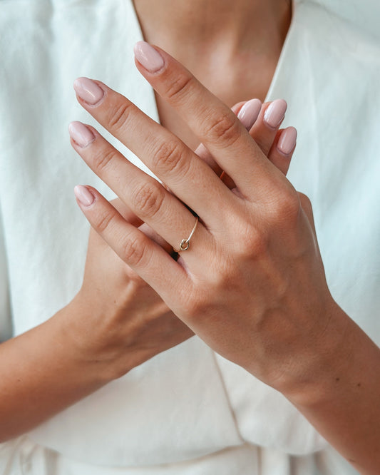 Anello in oro giallo Knot - Indira