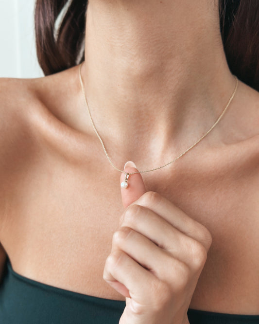 Pendente in oro giallo Aveline – Perla naturale e diamanti - Indira