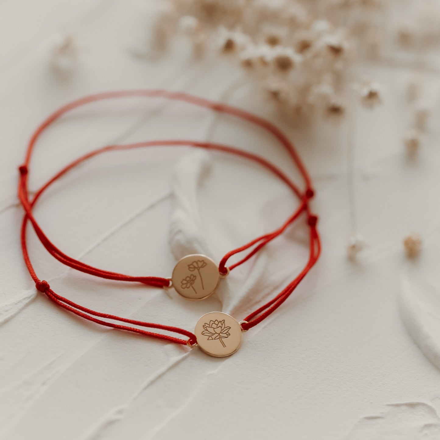 Bracciale con cordoncino in argento Birth Flower - Loto di Luglio