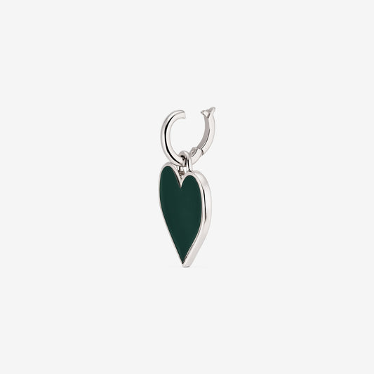 Pendente a forma di cuore in argento 925 placcato rodio con un centro verde intenso, fotografato su sfondo bianco.