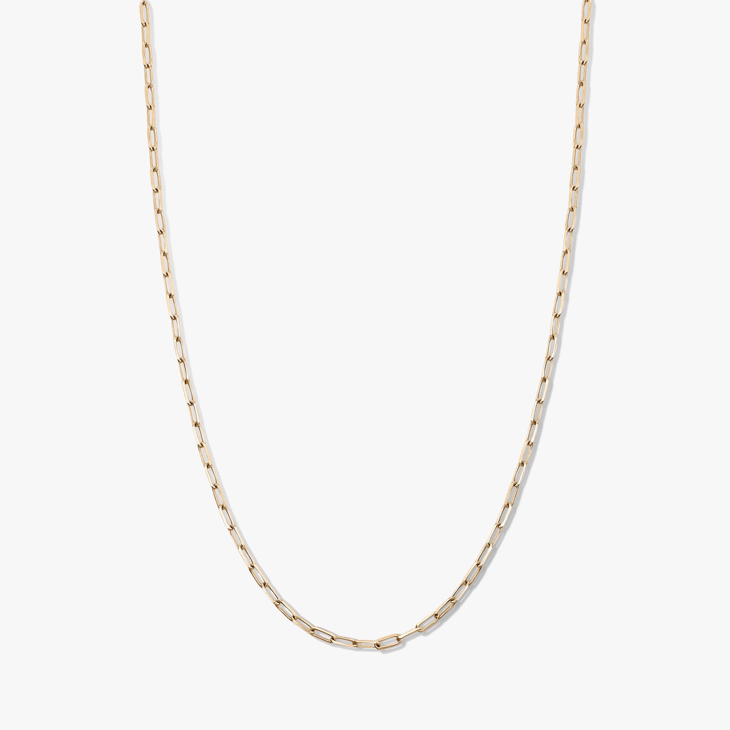 Collana choker a catena a graffetta in argento 925 con finitura dorata su sfondo bianco.
