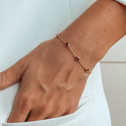 Bracciale in argento Birthstone Golden January - Granato - Indira