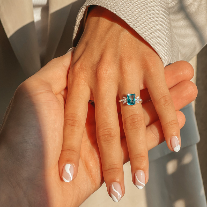 Anello in argento Faerie - Topazio Blu - Indira