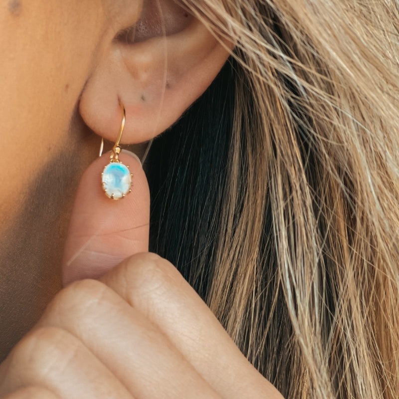 Orecchini in argento Golden Serene - Pietra di Luna - Indira