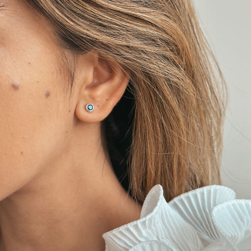 Orecchini in argento Birthstone Settembre - Zaffiro - Indira
