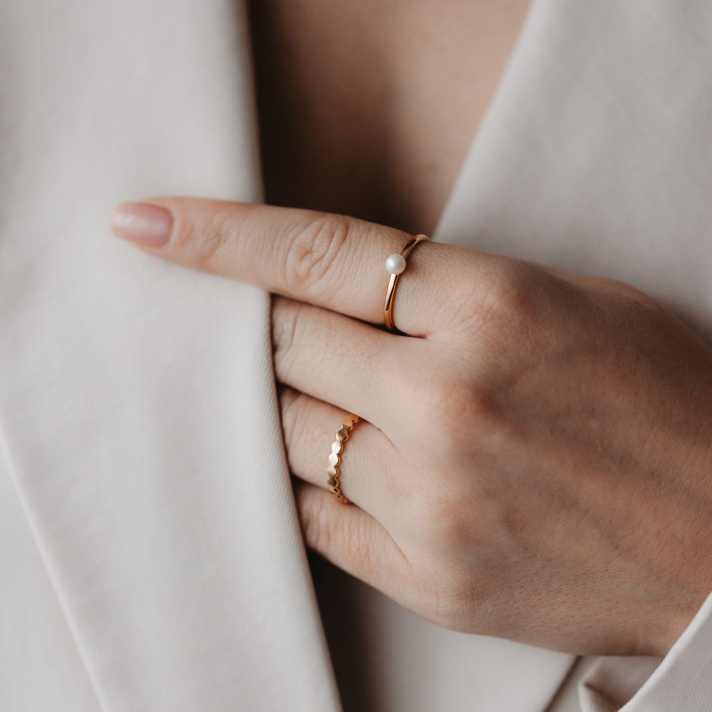 Anello in argento Golden Pearl Solitaire - Indira