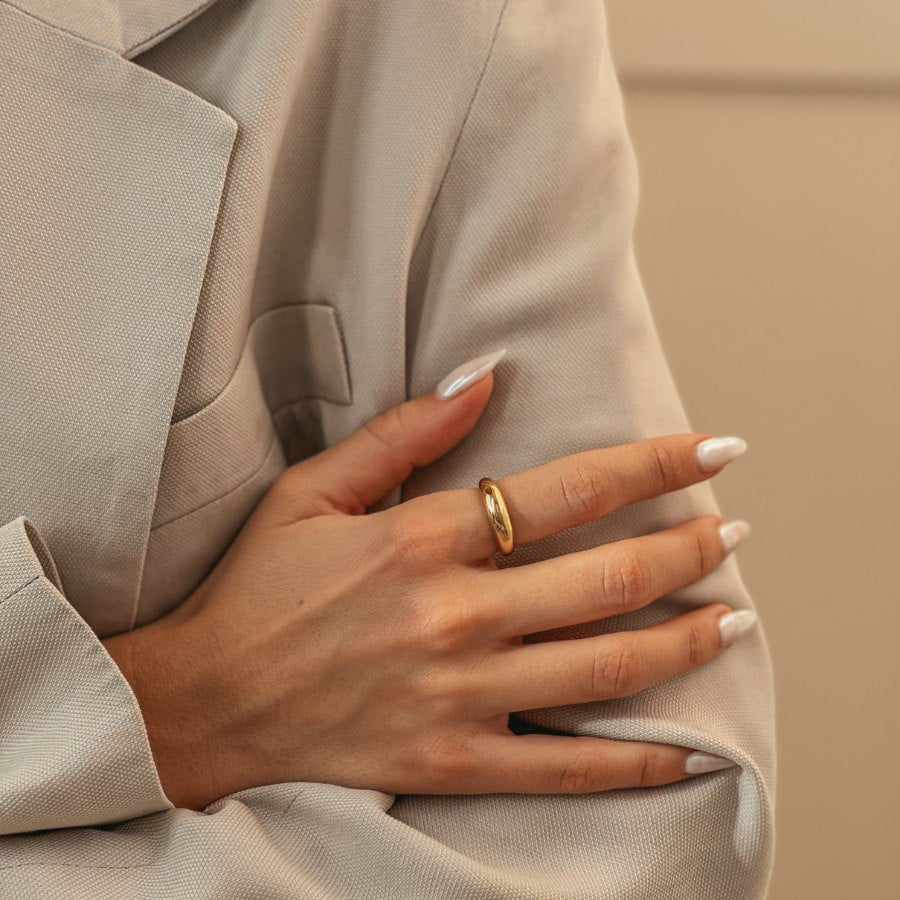 Anello in argento Golden Thin Dome - Indira