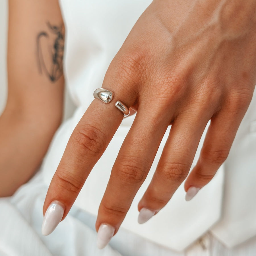 Anello in argento Huggie - Regolabile - Indira
