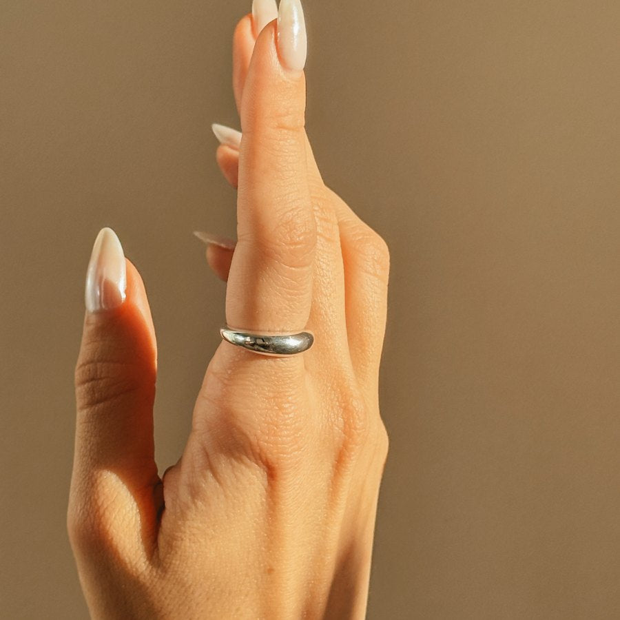 Anello in argento Thin Dome - Indira