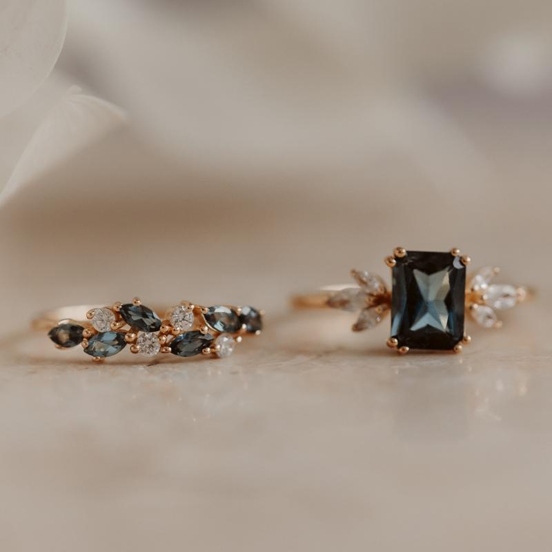 Anello in argento Golden Verdure - Topazio Blu London - Indira