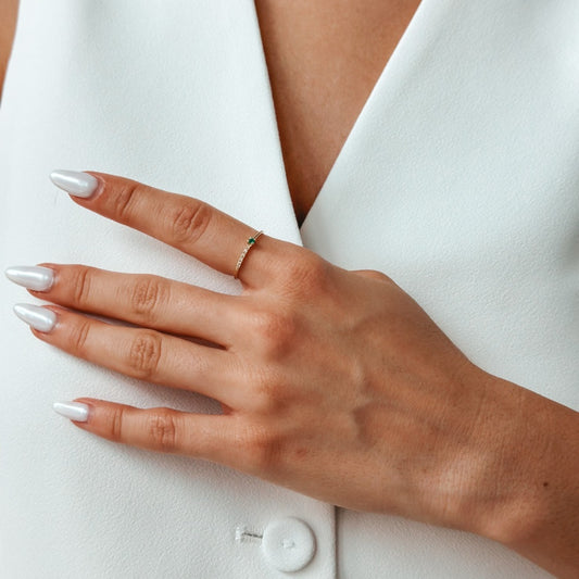 Anello in oro Lucile - Smeraldo e Diamanti - Indira