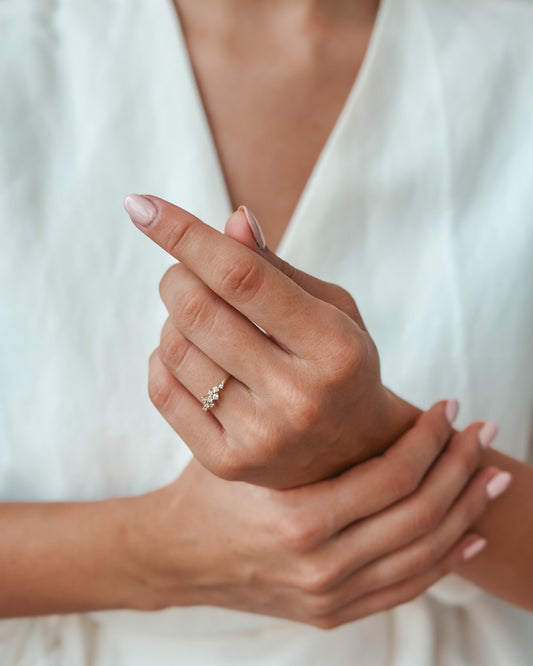 Anello in oro giallo Selene – Diamanti - Indira