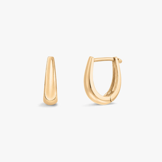 Collana elegante in oro con un design minimalista, perfetta per ogni occasione.