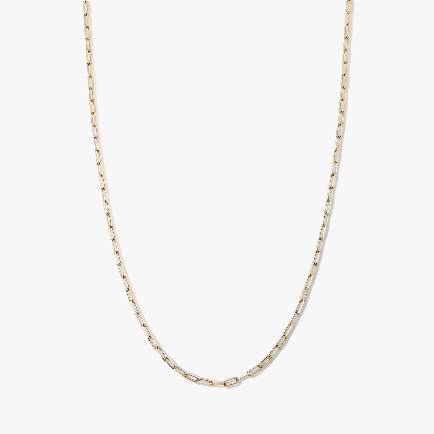 Collana choker a catena a graffetta in argento 925 con finitura dorata su sfondo bianco.