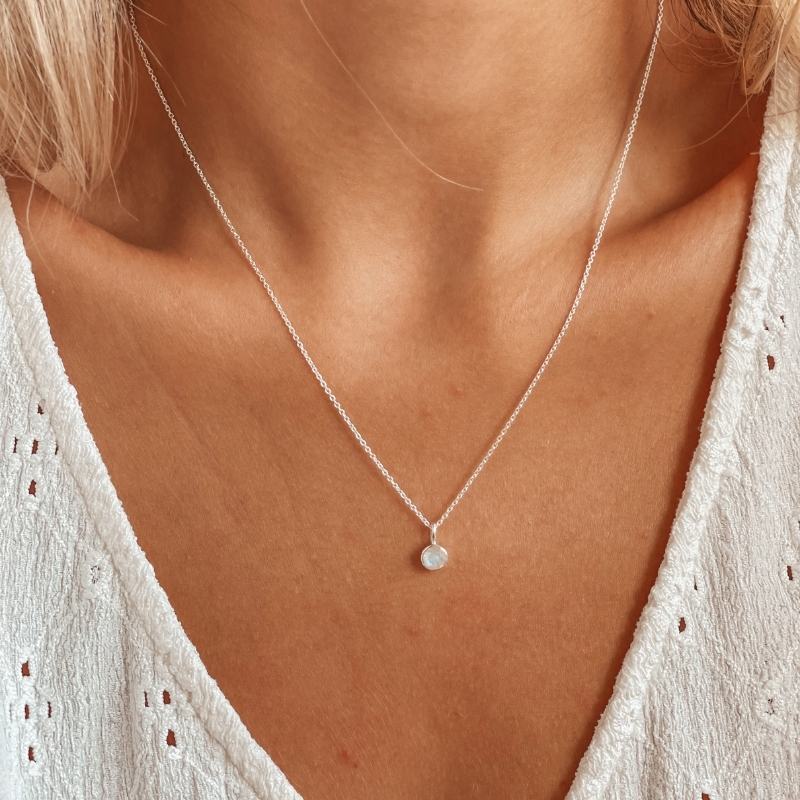 Collana in argento Birthstone June - Pietra di Luna - Indira