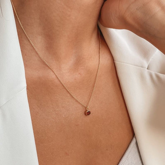 Collana in argento Birthstone Golden gennaio - Granato - Indira