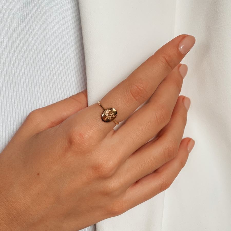 Anello in argento Birth Flower Golden - Loto di Luglio - Indira
