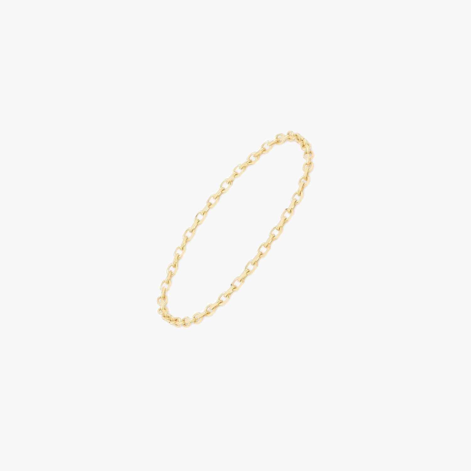Anello a catena in oro 14K esposto su sfondo bianco.
