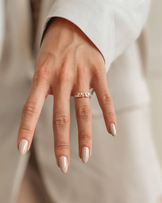 Anello in argento Golden Verdure - Pietra di Luna - Indira