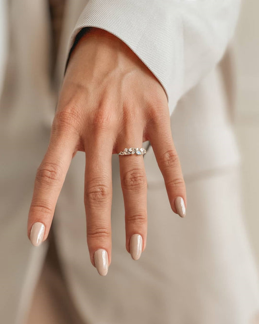 Anello in oro White Verdure - Pietra di Luna - Indira